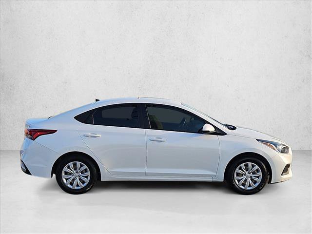 Used 2022 Hyundai Accent SE FWD image 4
