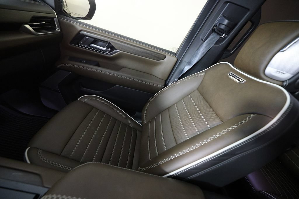 Used 2026 GMC Yukon XL Denali Ultimate AWD/4WD image 38
