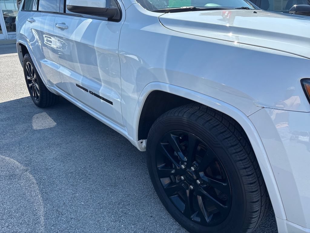Used 2019 Jeep Grand Cherokee Altitude RWD image 17