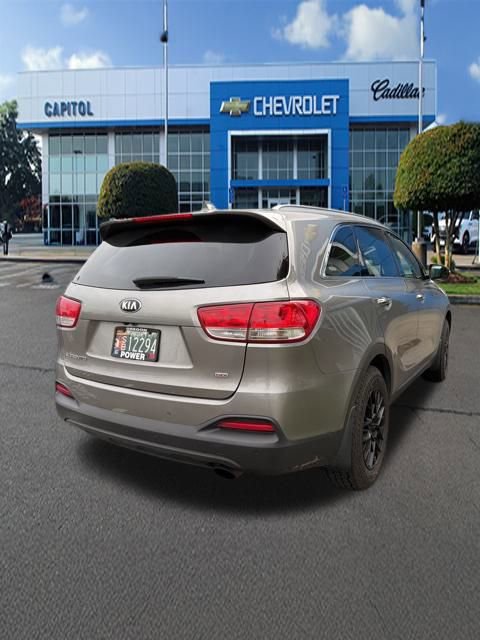 Used 2017 Kia Sorento LX w/ LX Convenience Package image 17