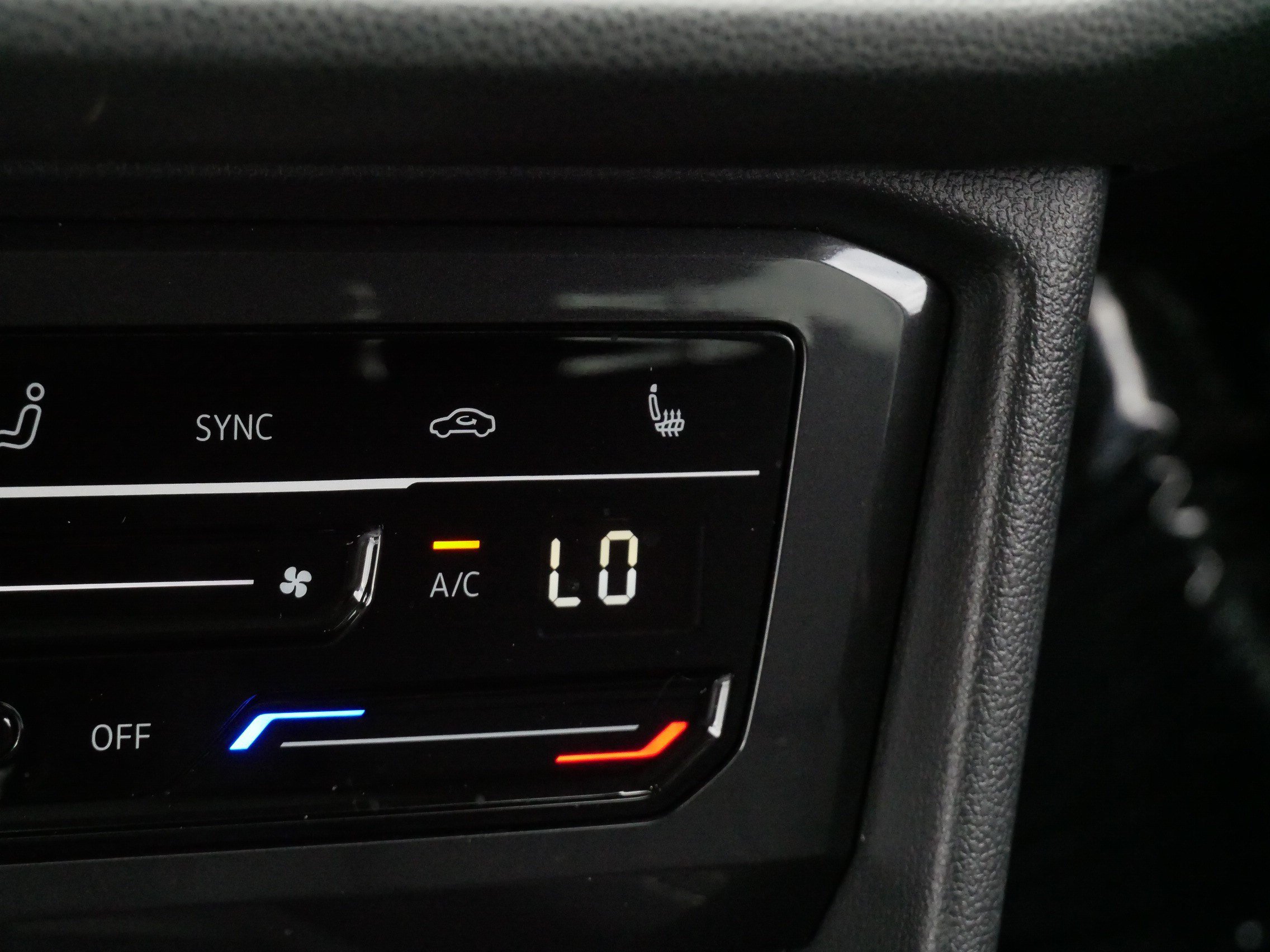 Certified 2024 Volkswagen Tiguan SE AWD/4WD image 31
