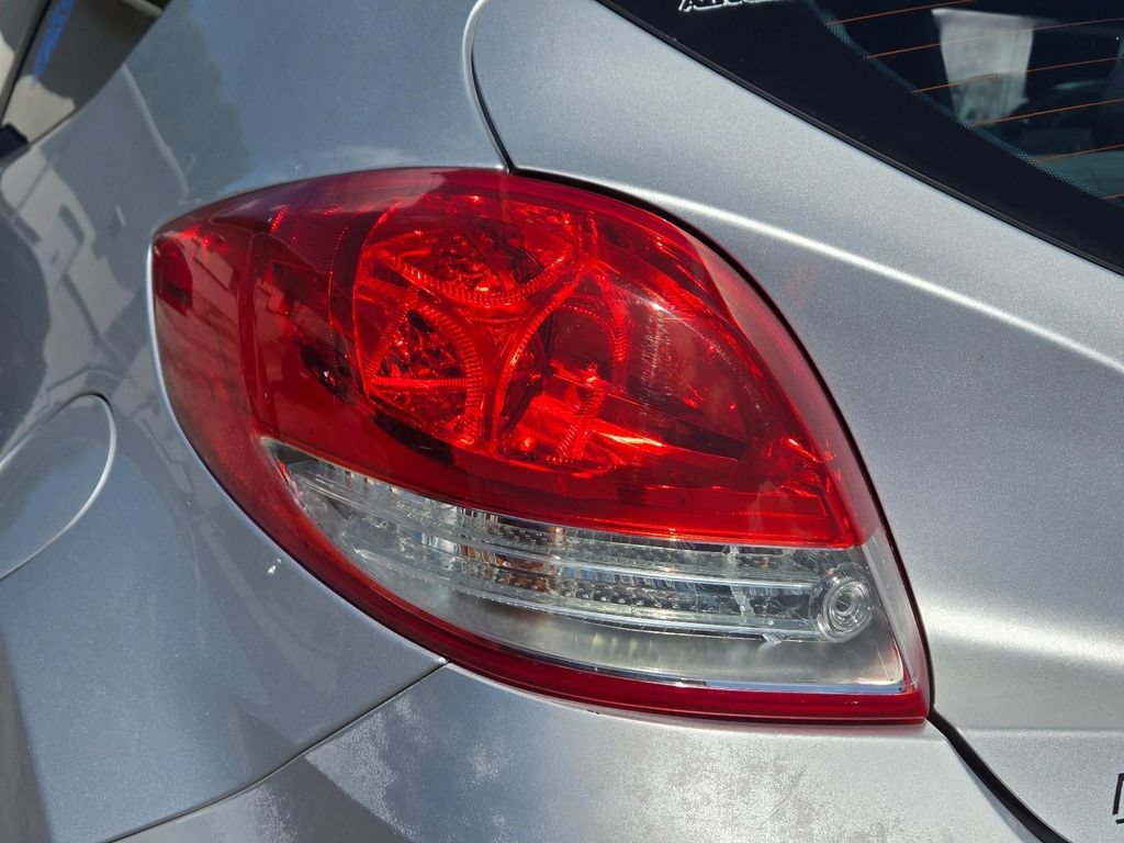 Used 2012 Hyundai Veloster FWD image 7