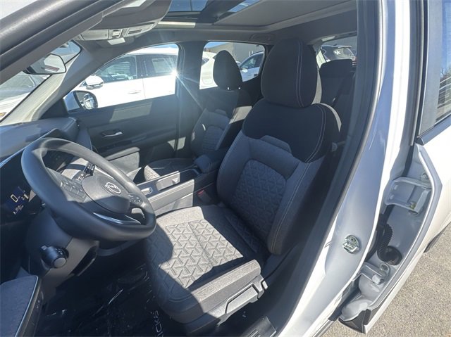 New 2025 Nissan Kicks SV w/ SV Premium Package image 11