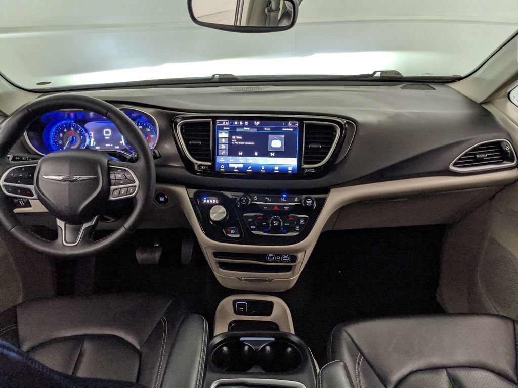 Used 2024 Chrysler Pacifica Touring-L