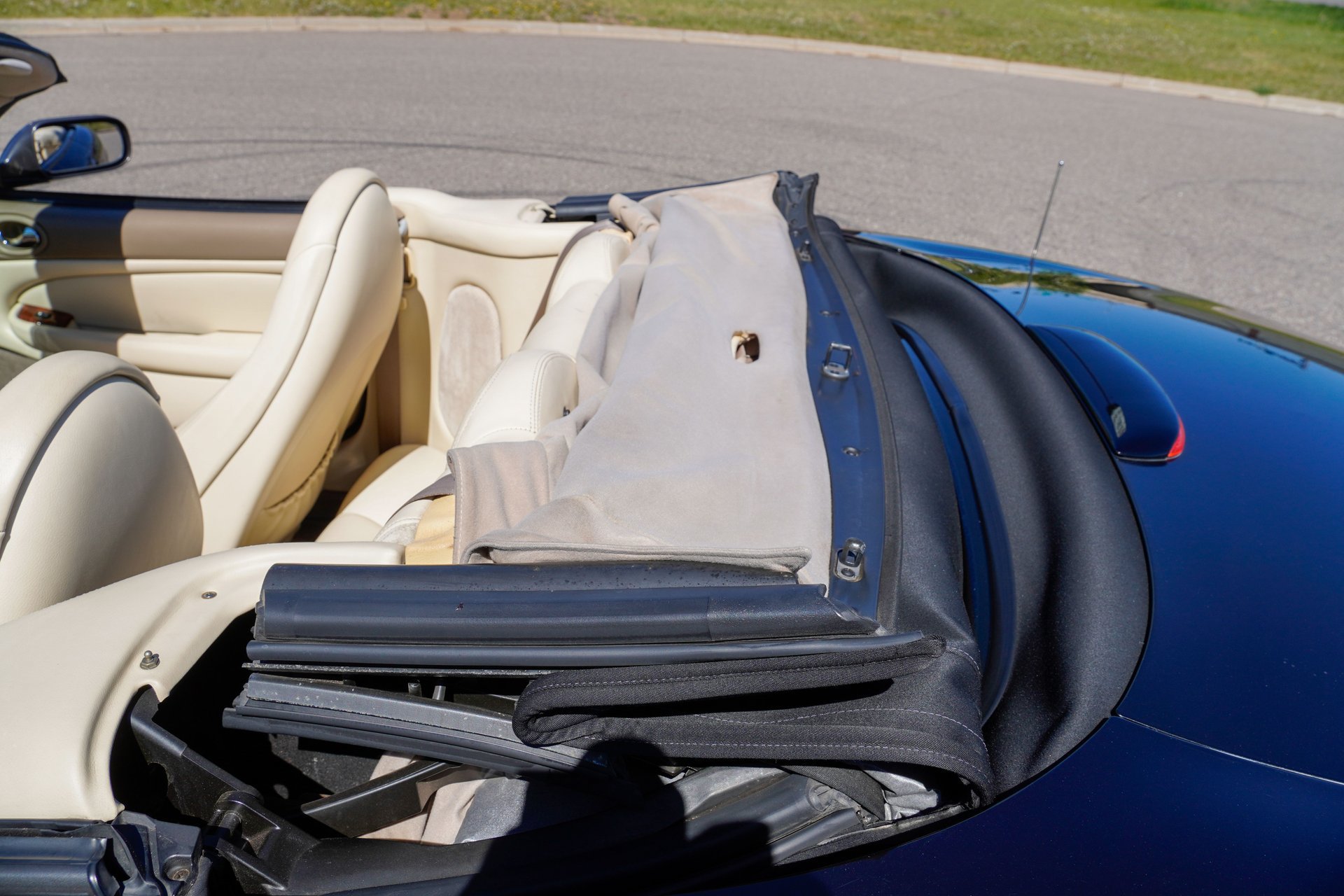 Used 1997 Jaguar XK8 Convertible RWD image 25