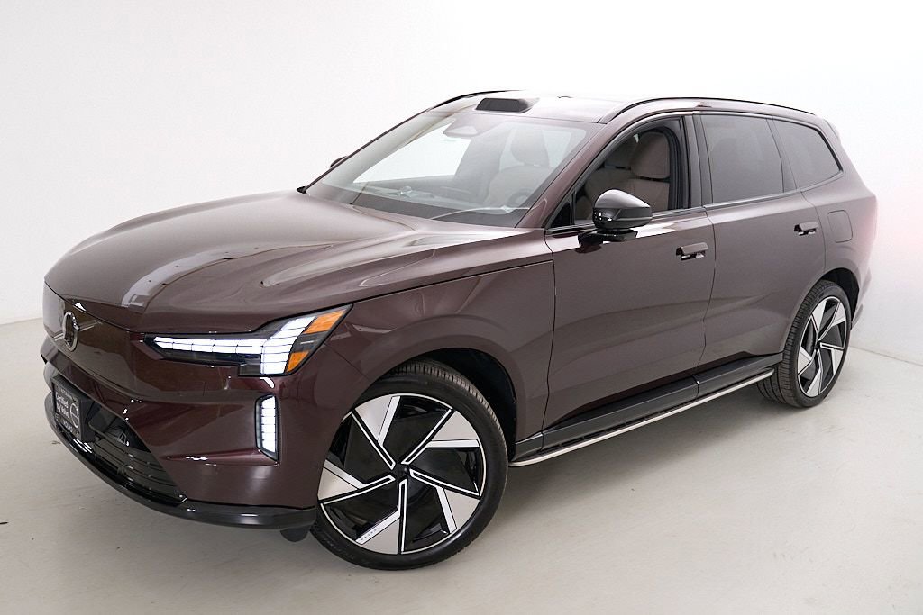 Certified 2025 Volvo EX90 Ultra AWD/4WD image 3