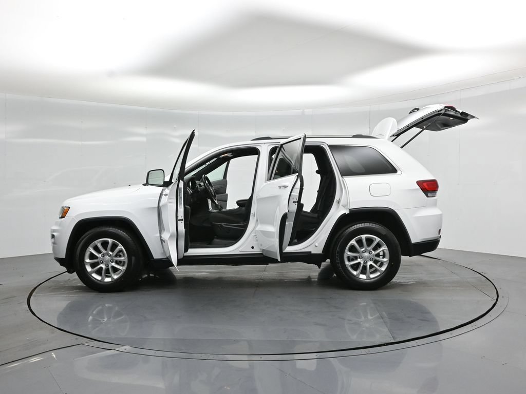 Used 2021 Jeep Grand Cherokee Laredo RWD image 34