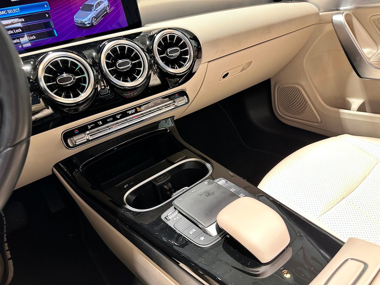 Certified 2022 Mercedes-Benz A 220 4MATIC image 24