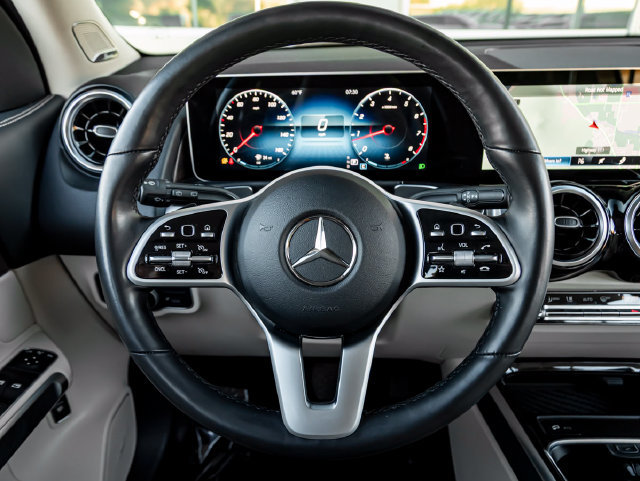 Used 2021 Mercedes-Benz GLB 250 4MATIC image 20