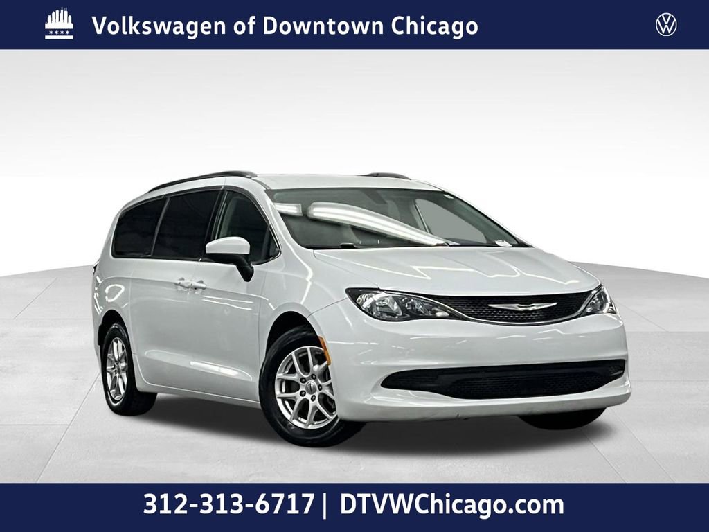 Used 2021 Chrysler Voyager Lxi image 1