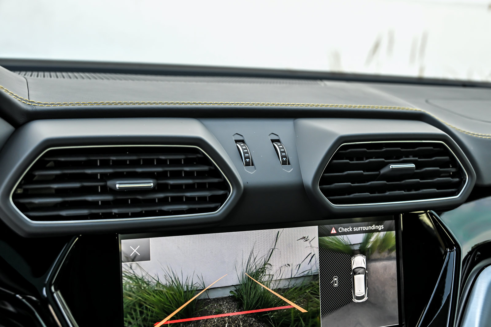Used 2024 Lamborghini Urus S AWD/4WD image 34