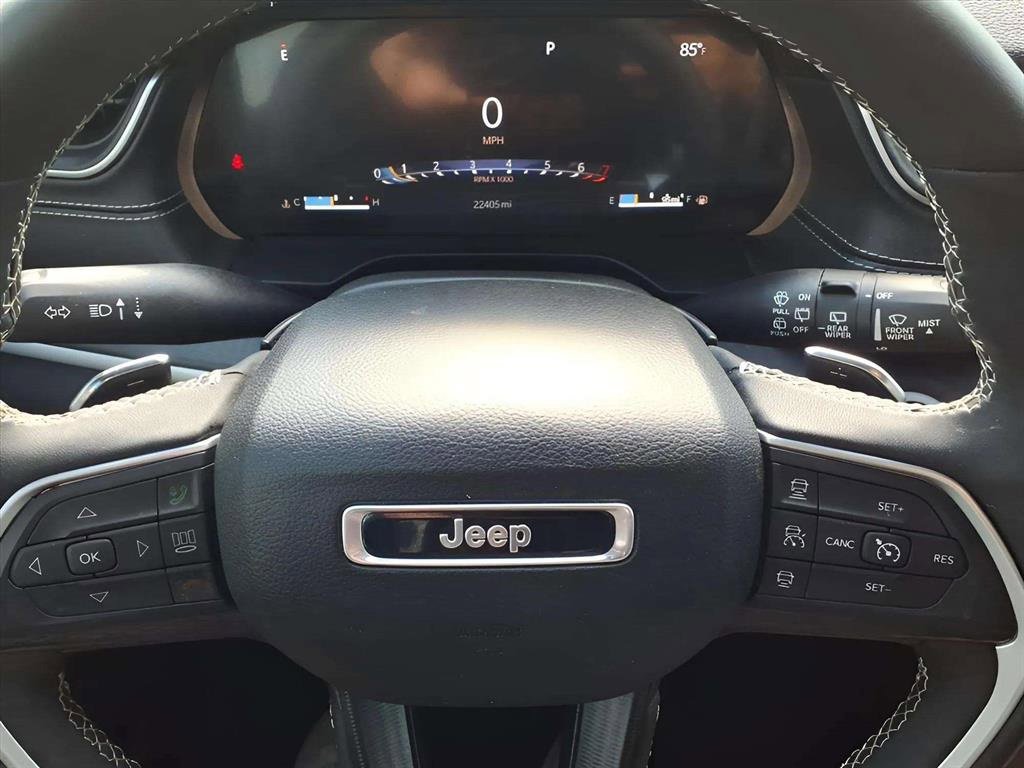 Used 2024 Jeep Grand Cherokee Altitude image 14