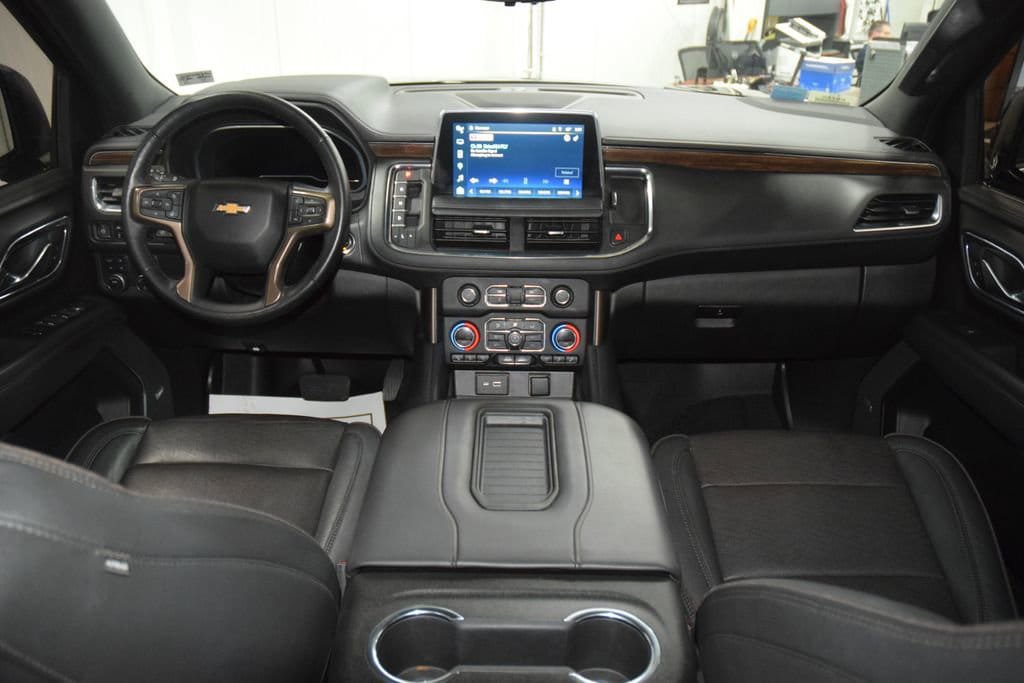 Used 2023 Chevrolet Suburban High Country AWD/4WD image 29