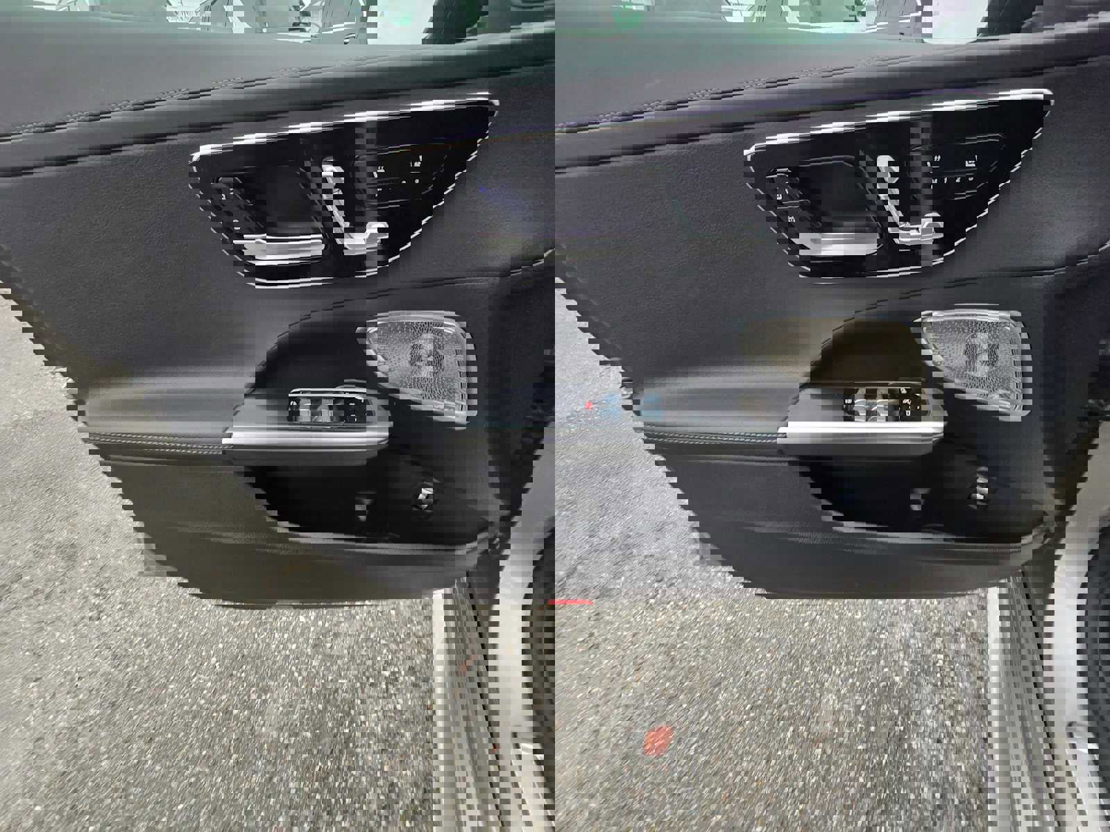 Used 2023 Mercedes-Benz C 300 4MATIC Sedan image 27