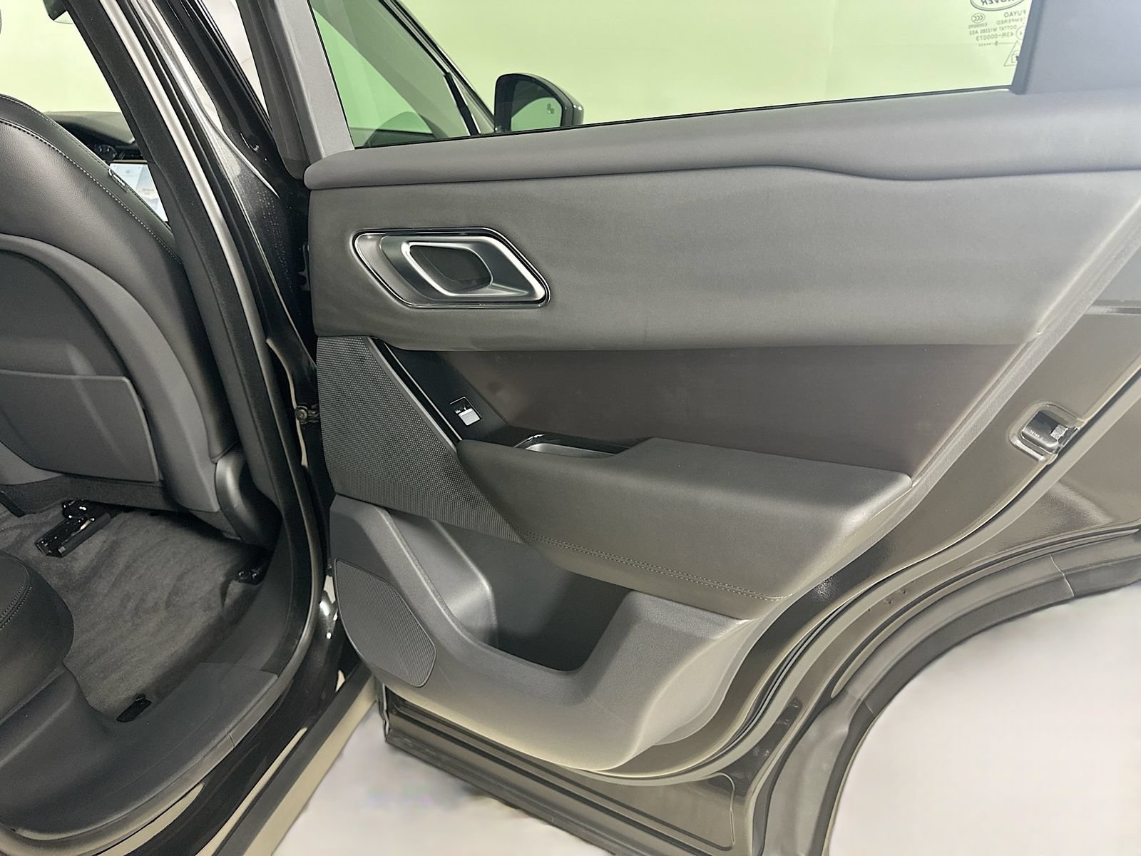 New 2026 Land Rover Range Rover Velar Dynamic SE AWD/4WD image 44