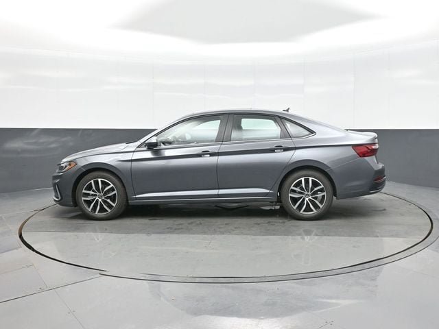 New 2026 Volkswagen Jetta SE FWD image 4