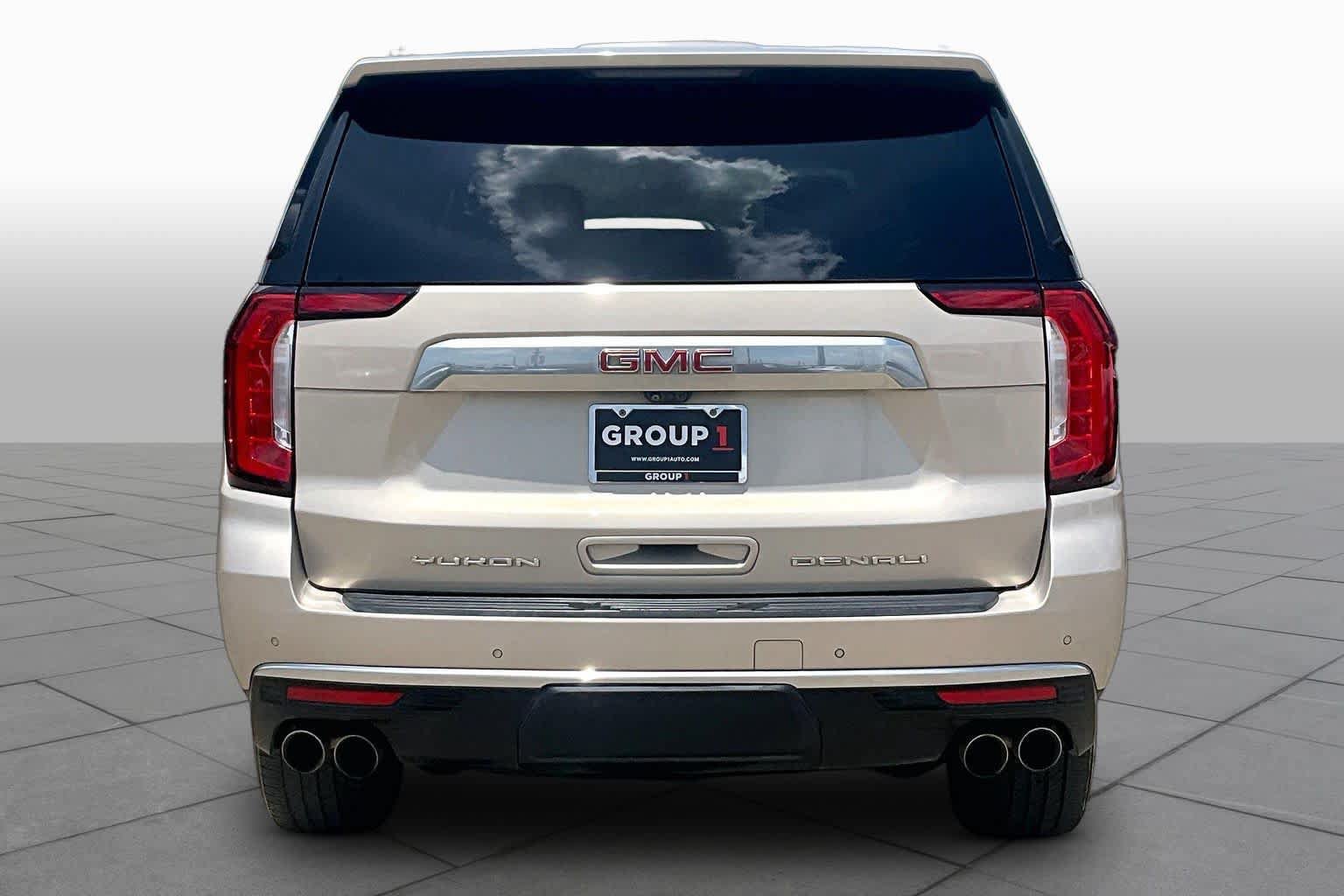Used 2021 GMC Yukon XL Denali w/ Denali Premium Package RWD image 5