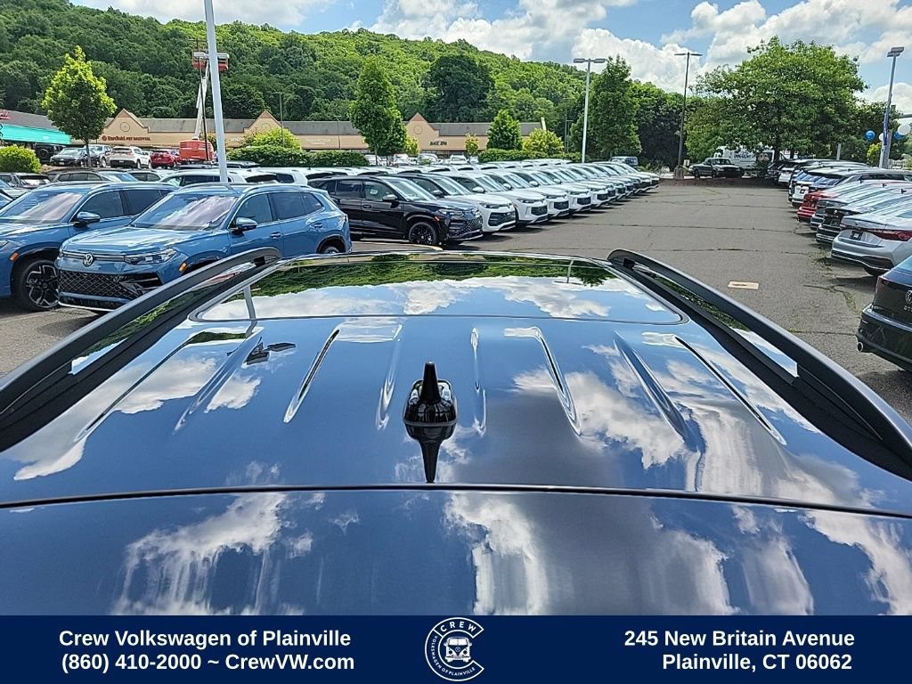 Certified 2024 Volkswagen Tiguan SE R-Line AWD/4WD image 30