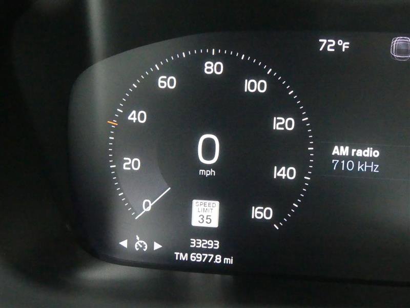 Used 2021 Volvo XC40 T5 Momentum w/ Climate Package image 33