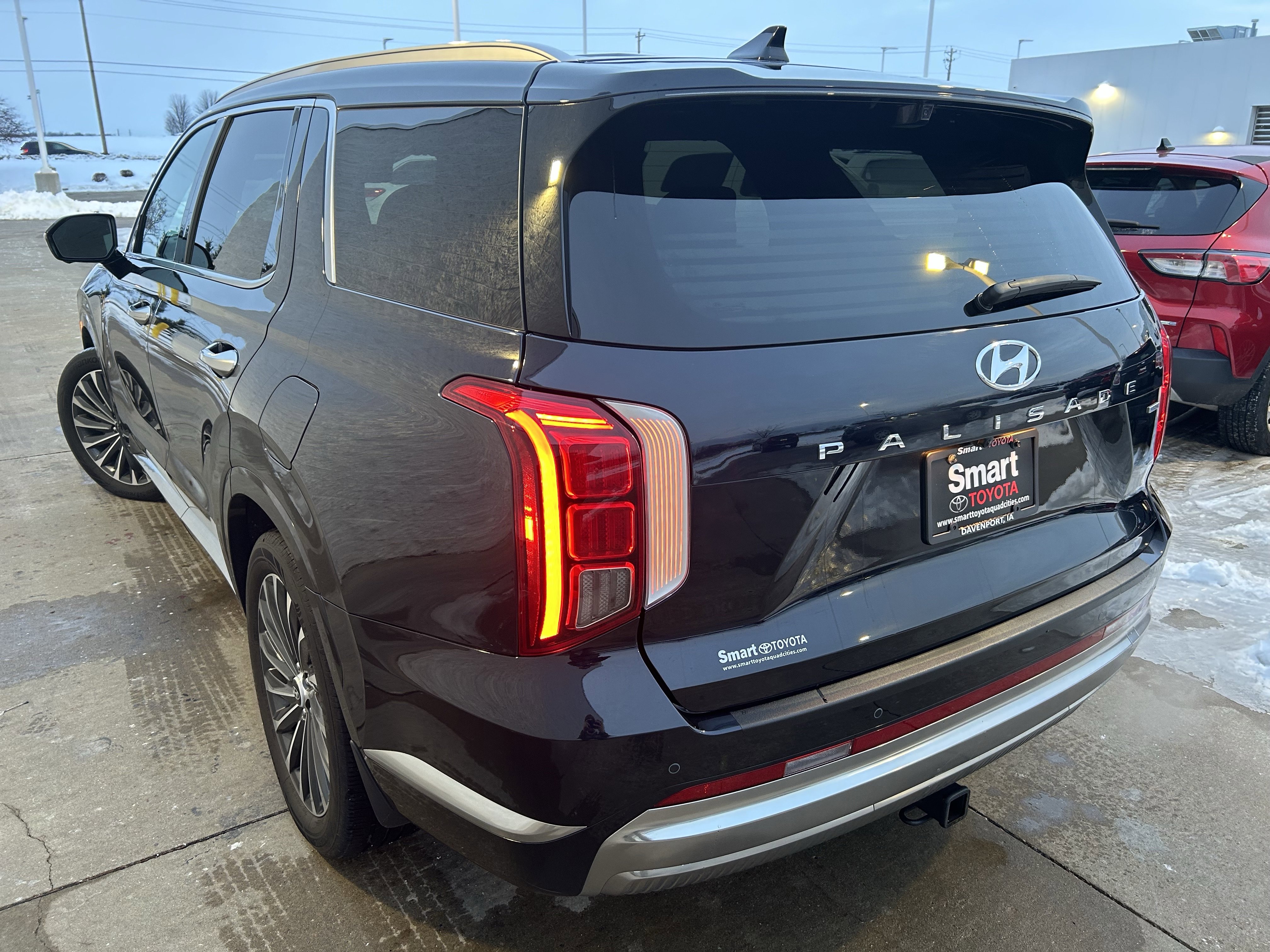 Used 2023 Hyundai Palisade Calligraphy image 4