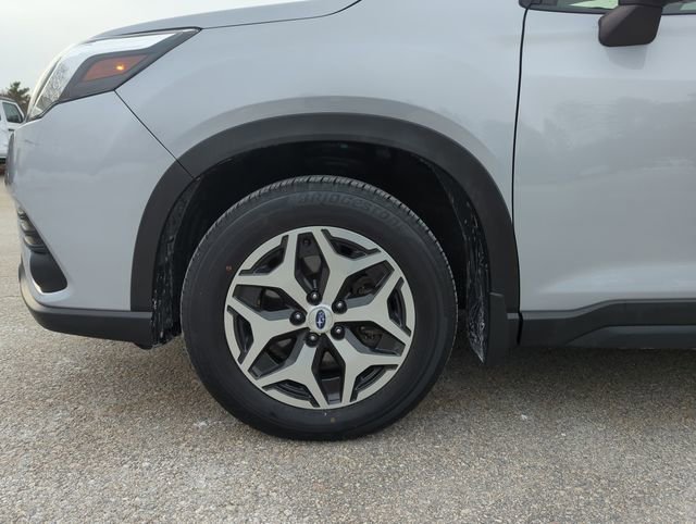 Used 2023 Subaru Forester Premium image 32