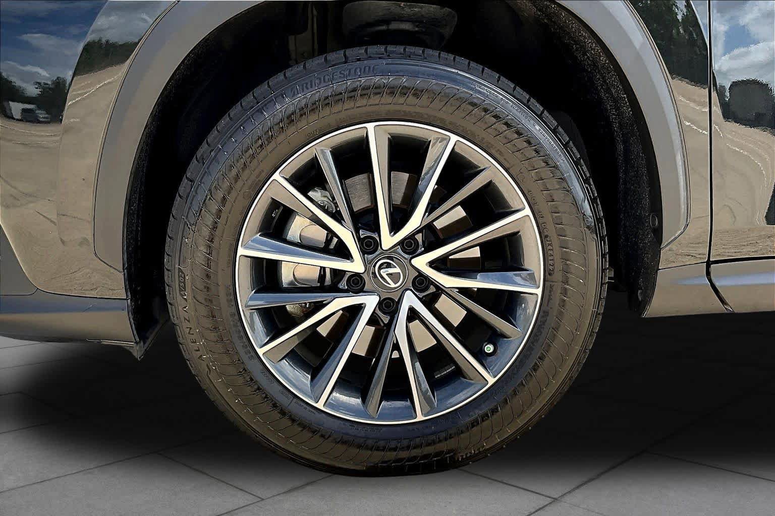 Used 2023 Lexus NX 250 FWD image 11
