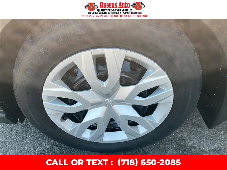 Used 2021 Toyota C-HR LE FWD image 30