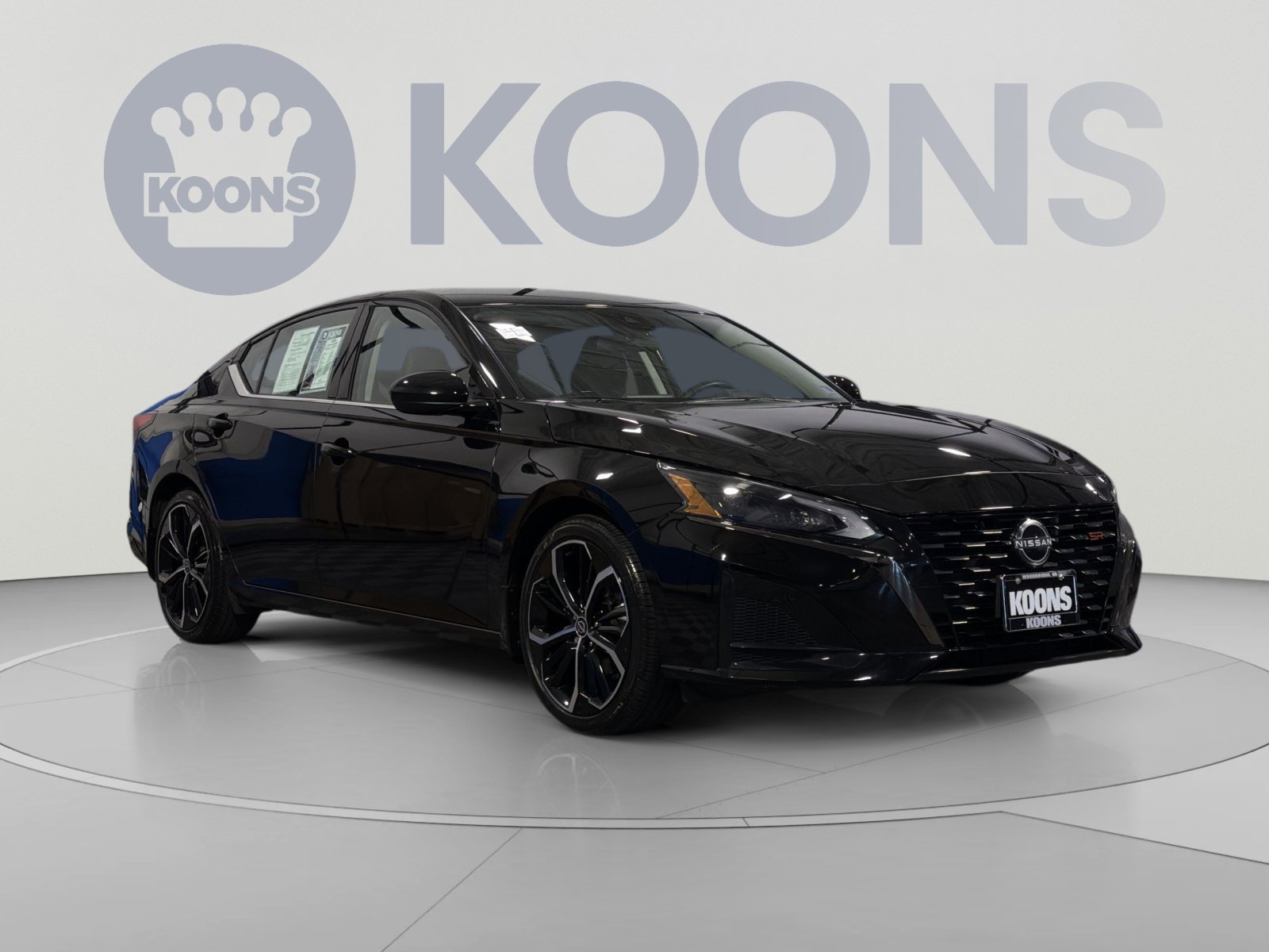 Used 2023 Nissan Altima 2.5 SR FWD image 10