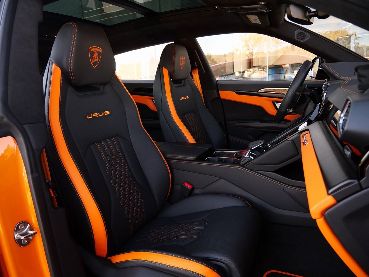 Used 2024 Lamborghini Urus S image 8