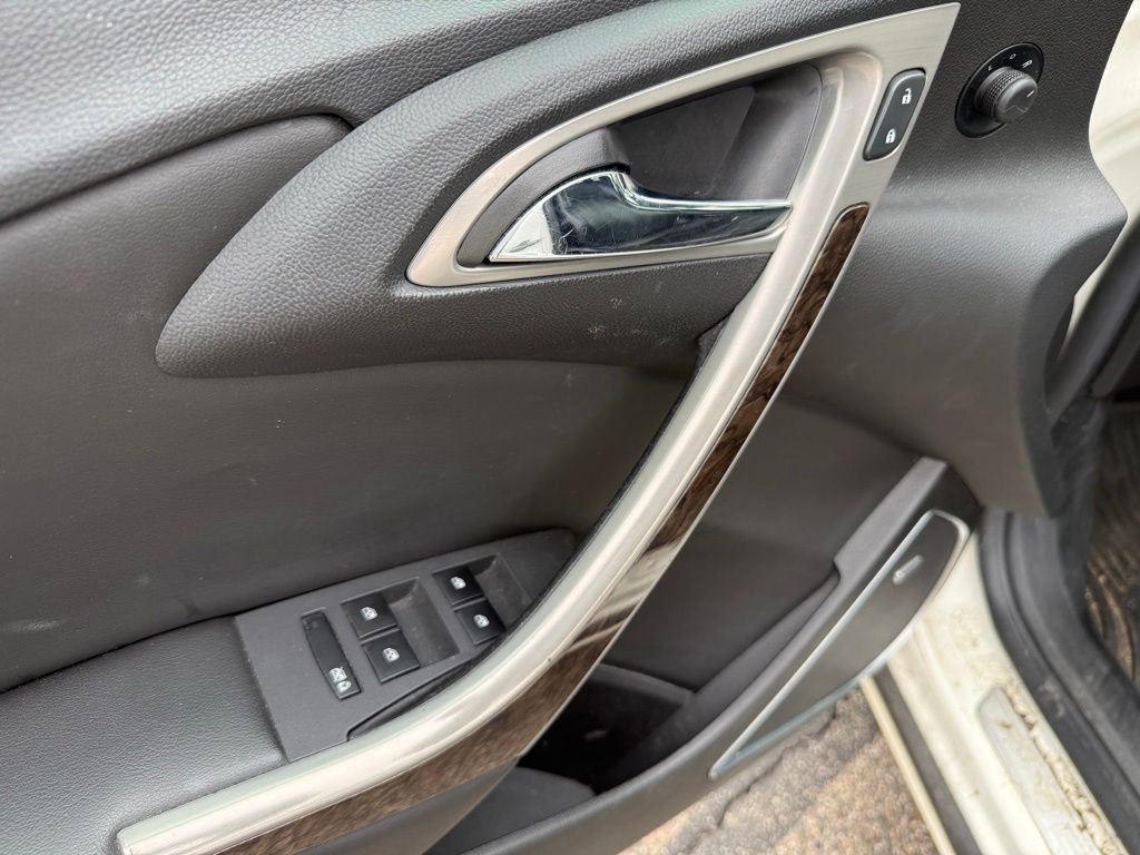Used 2013 Buick Verano Leather FWD image 11