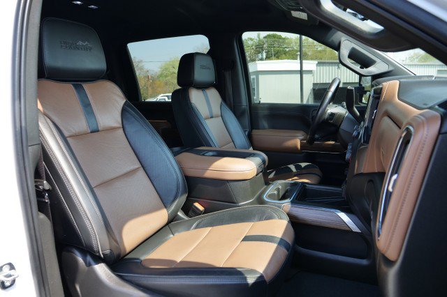 Used 2022 Chevrolet Silverado 3500 High Country w/ Technology Package image 25