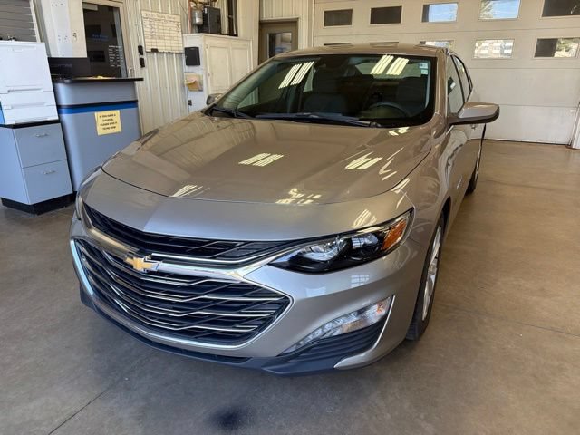 Used 2024 Chevrolet Malibu LT FWD image 2
