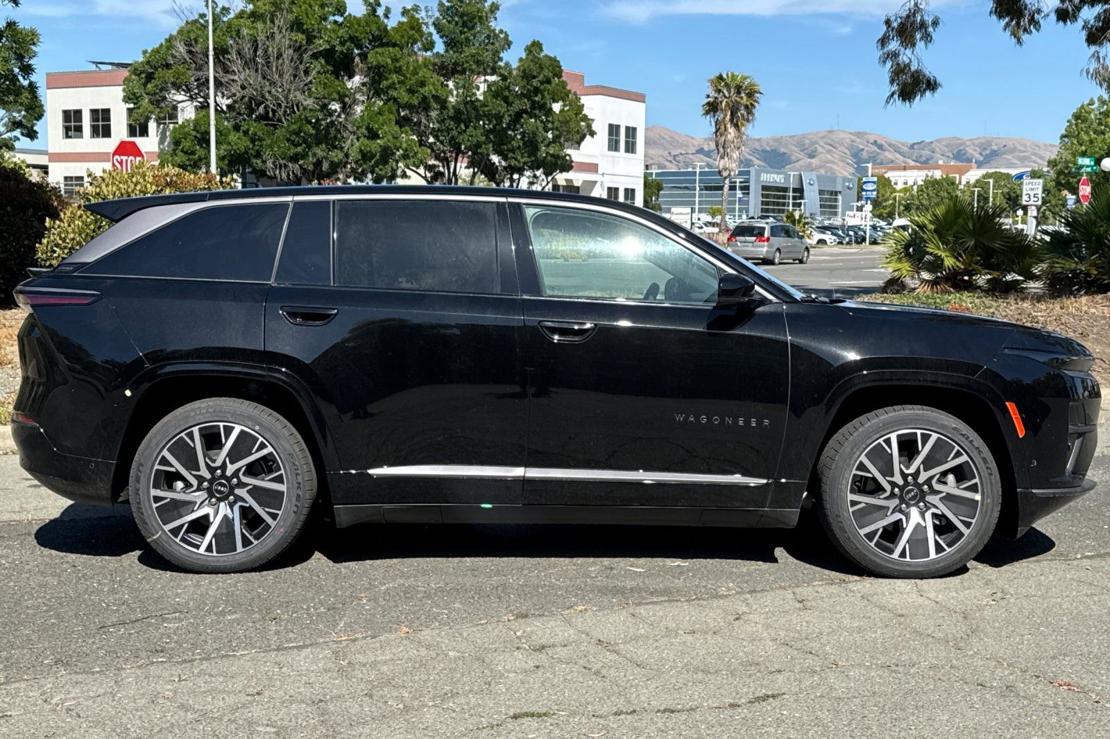 New 2025 Jeep Wagoneer S Limited image 2