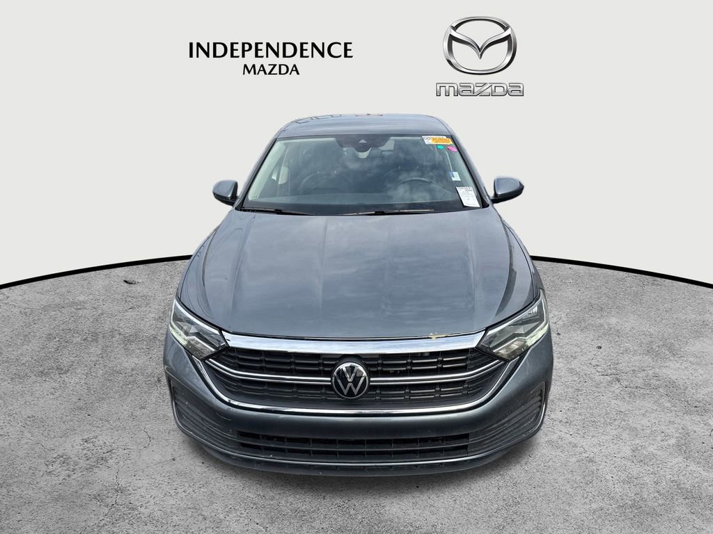 Used 2024 Volkswagen Jetta SE image 8