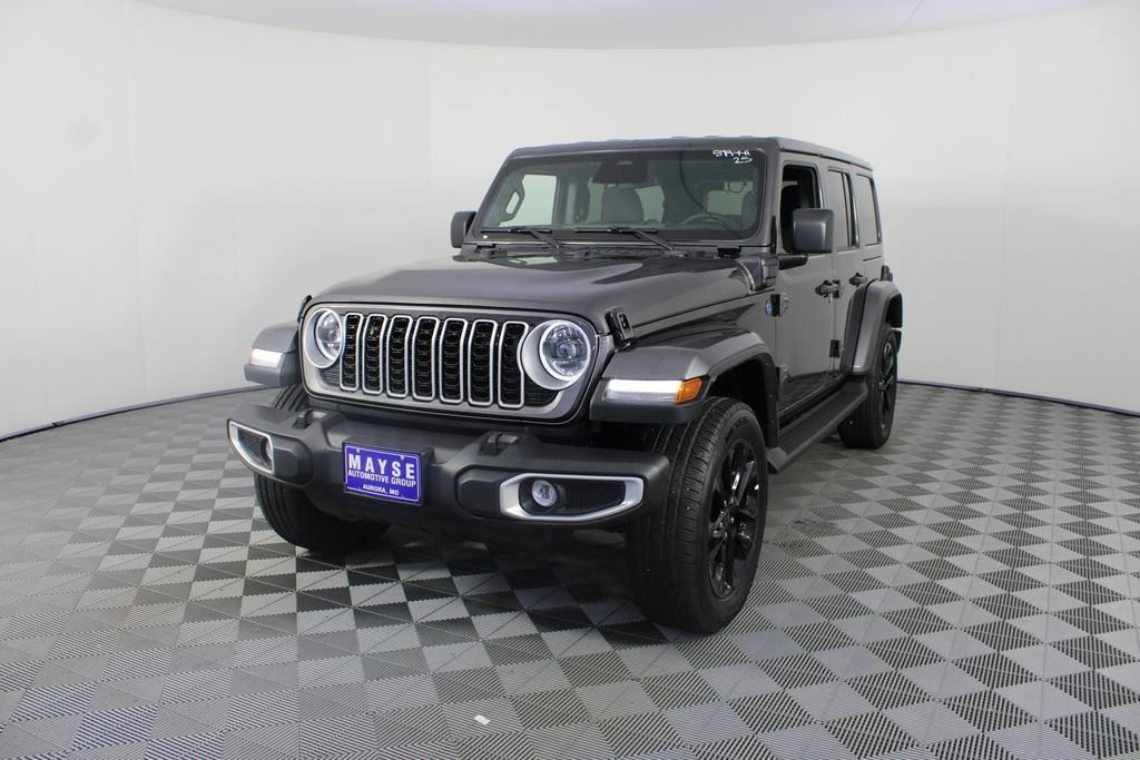 Used 2025 Jeep Wrangler Unlimited Sahara AWD/4WD image 20