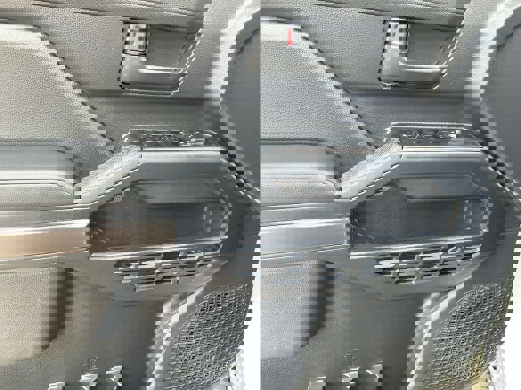 Used 2025 Toyota 4Runner SR5 image 17