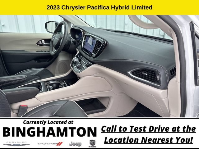 Used 2023 Chrysler Pacifica Limited FWD image 32