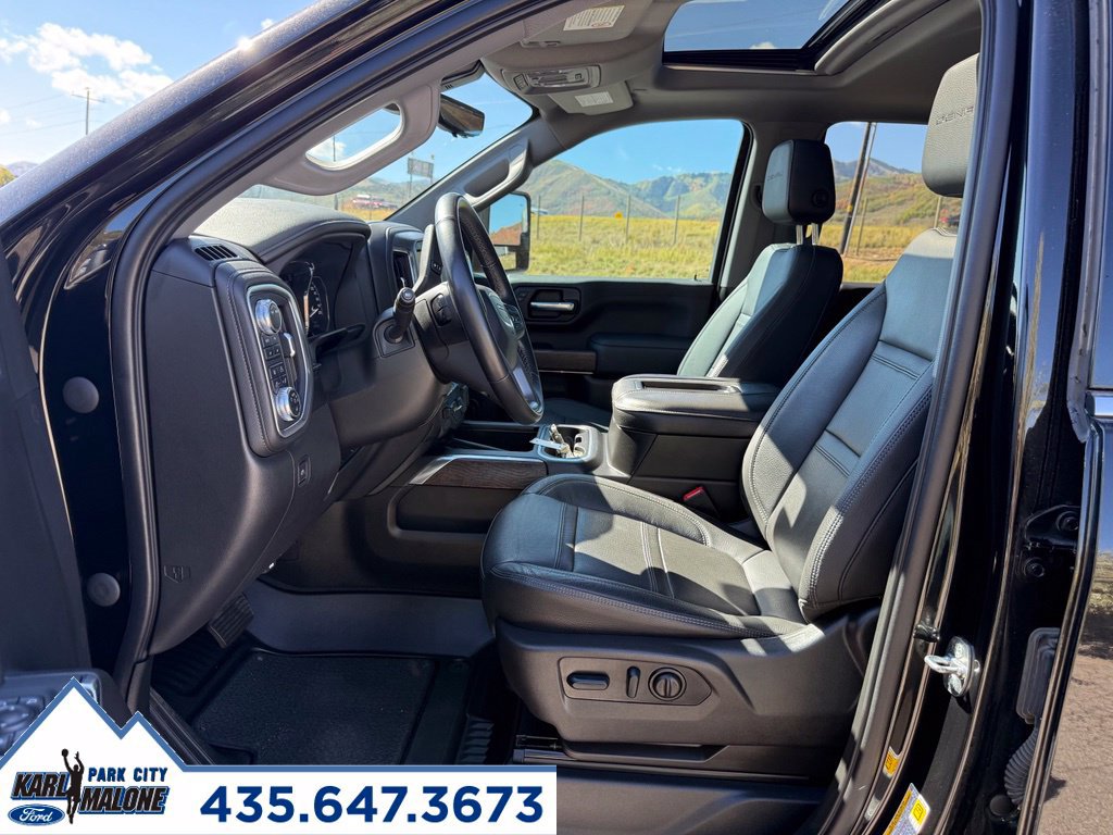 Used 2022 GMC Sierra 2500 Denali w/ Denali Black Diamond Edition AWD/4WD image 15