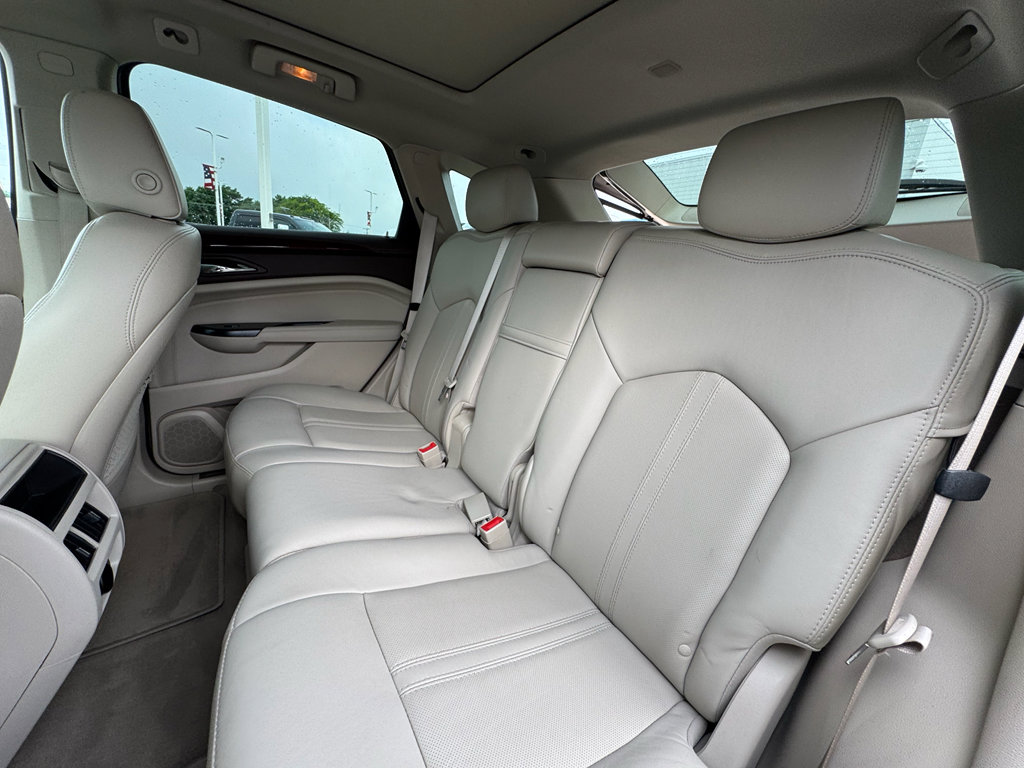 Used 2015 Cadillac SRX Luxury w/ Driver Awareness Package FWD image 24