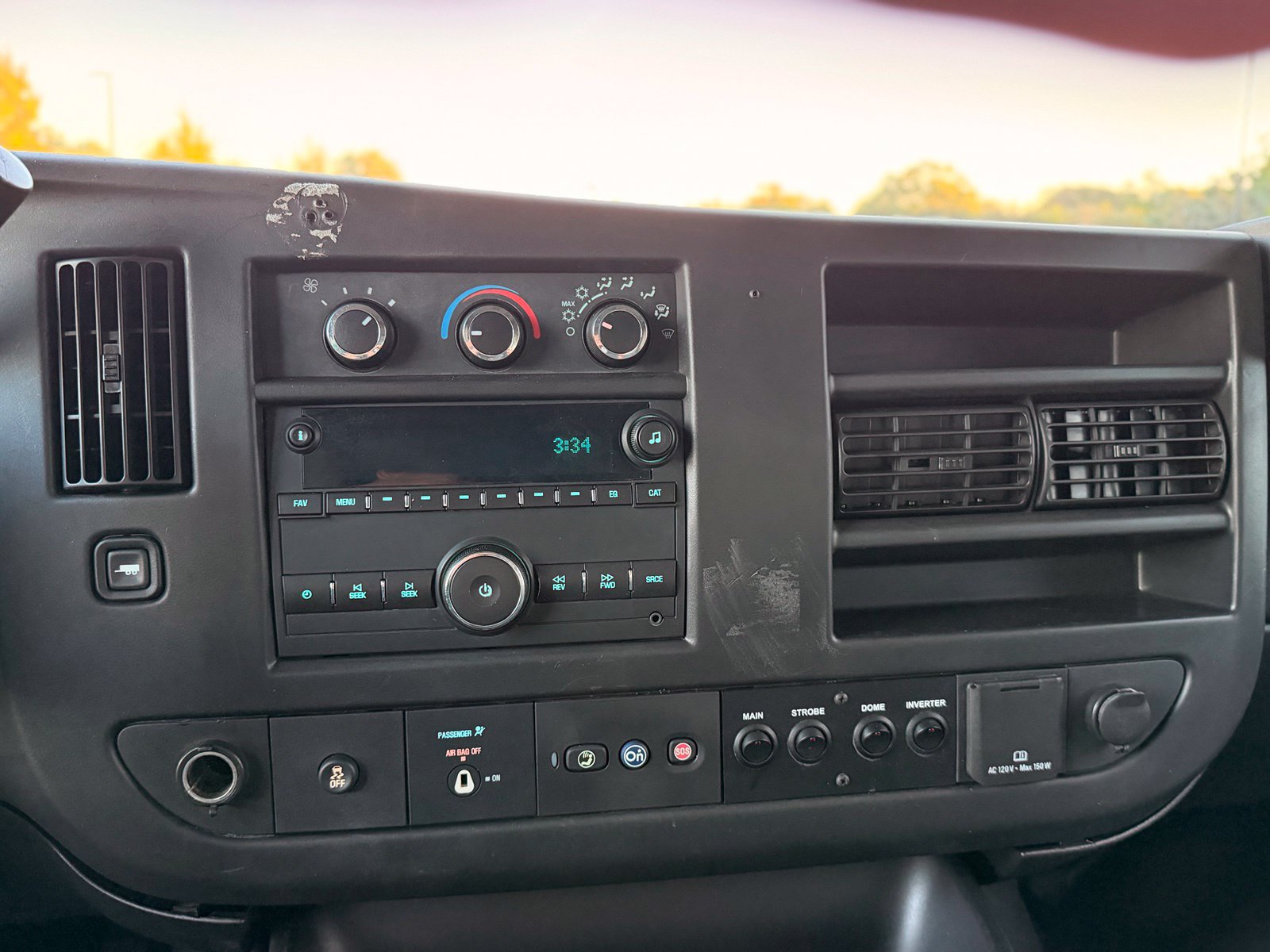 Used 2015 Chevrolet Express 2500 RWD image 28