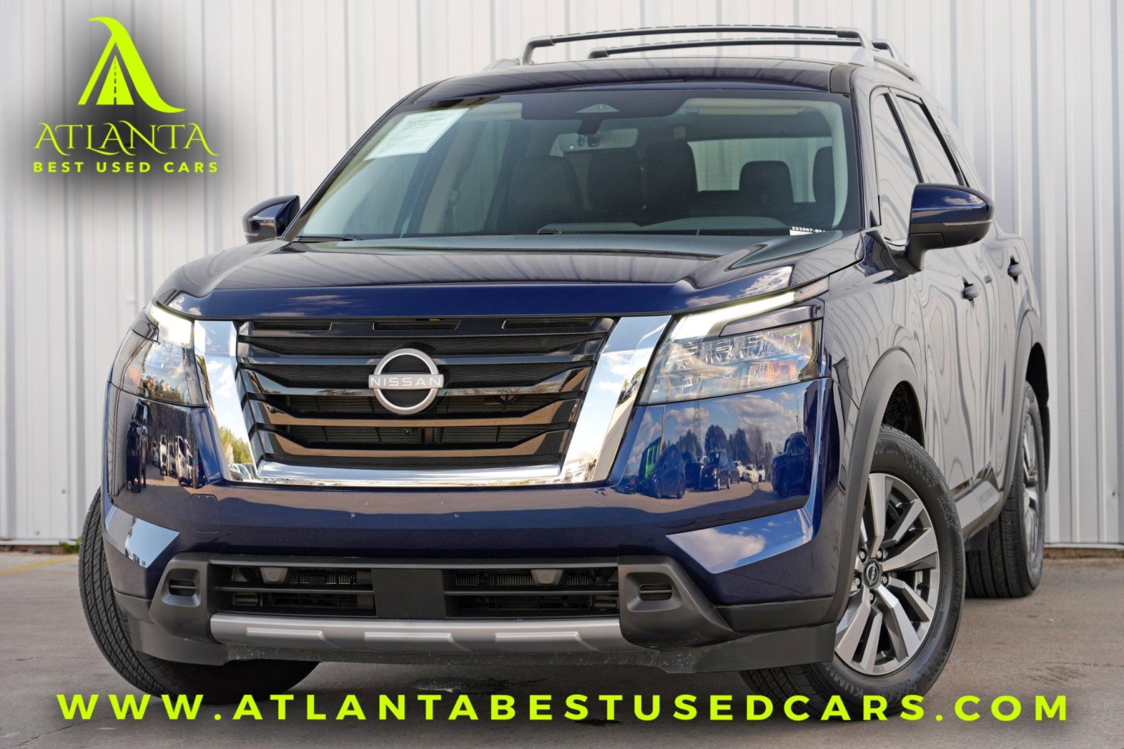 Used 2025 Nissan Pathfinder SL image 1