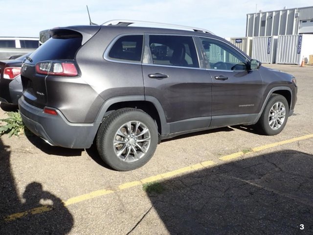 Used 2019 Jeep Cherokee Latitude Plus w/ Cold Weather Group AWD/4WD image 13