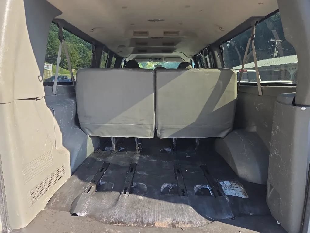 Used 2010 Chevrolet Express 3500 LT w/ LT Preferred Equipment Group RWD image 12