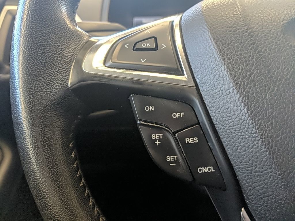 Used 2022 Ford Edge SEL image 17