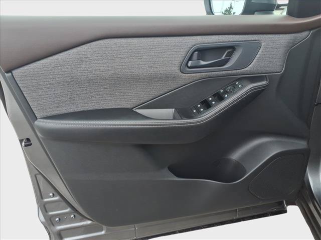 Used 2022 Nissan Rogue S FWD image 14