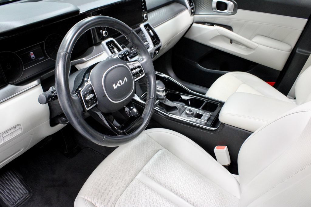Used 2022 Kia Sorento SX AWD/4WD image 25
