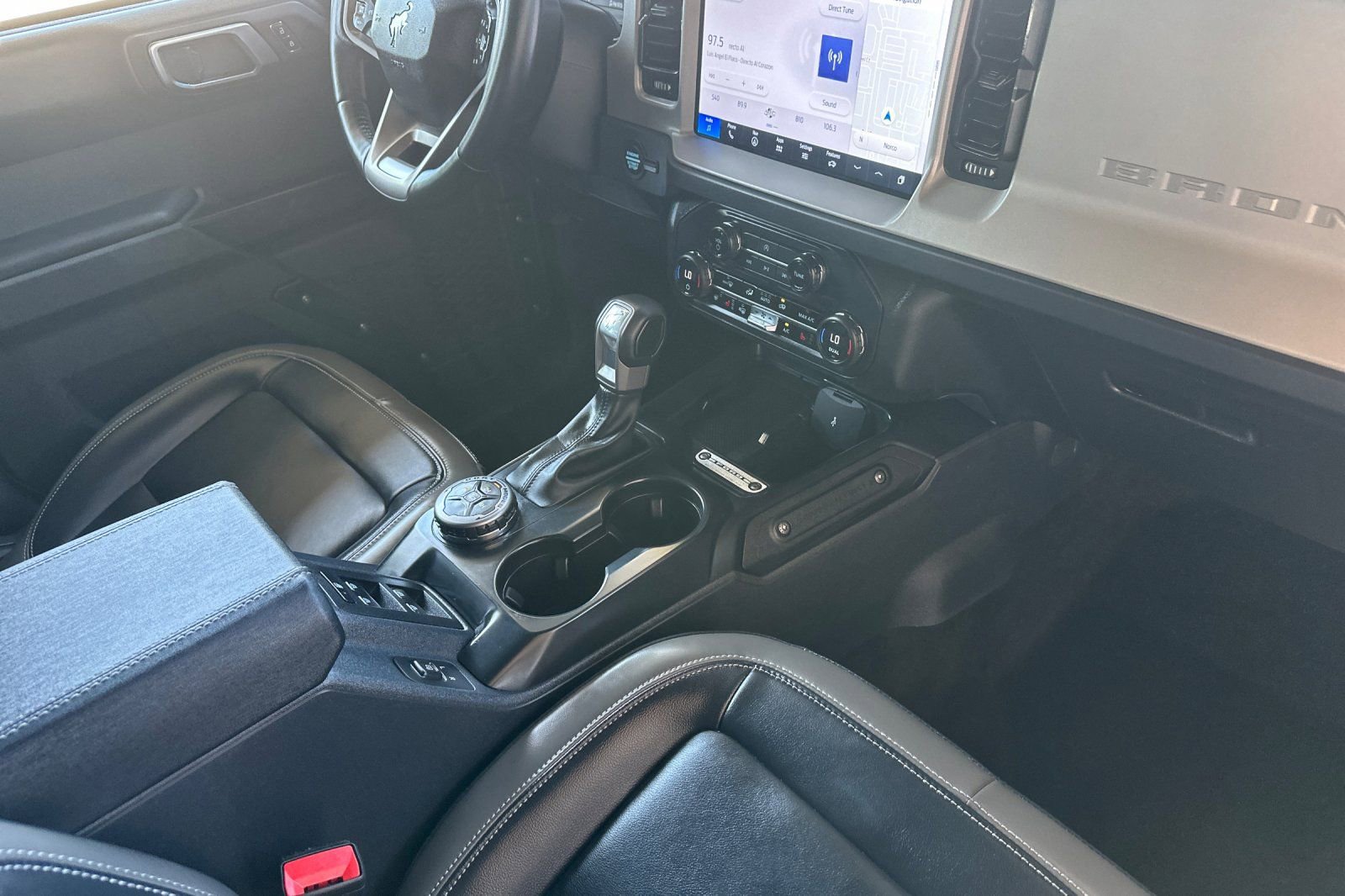 Used 2025 Ford Bronco Outer Banks AWD/4WD image 16