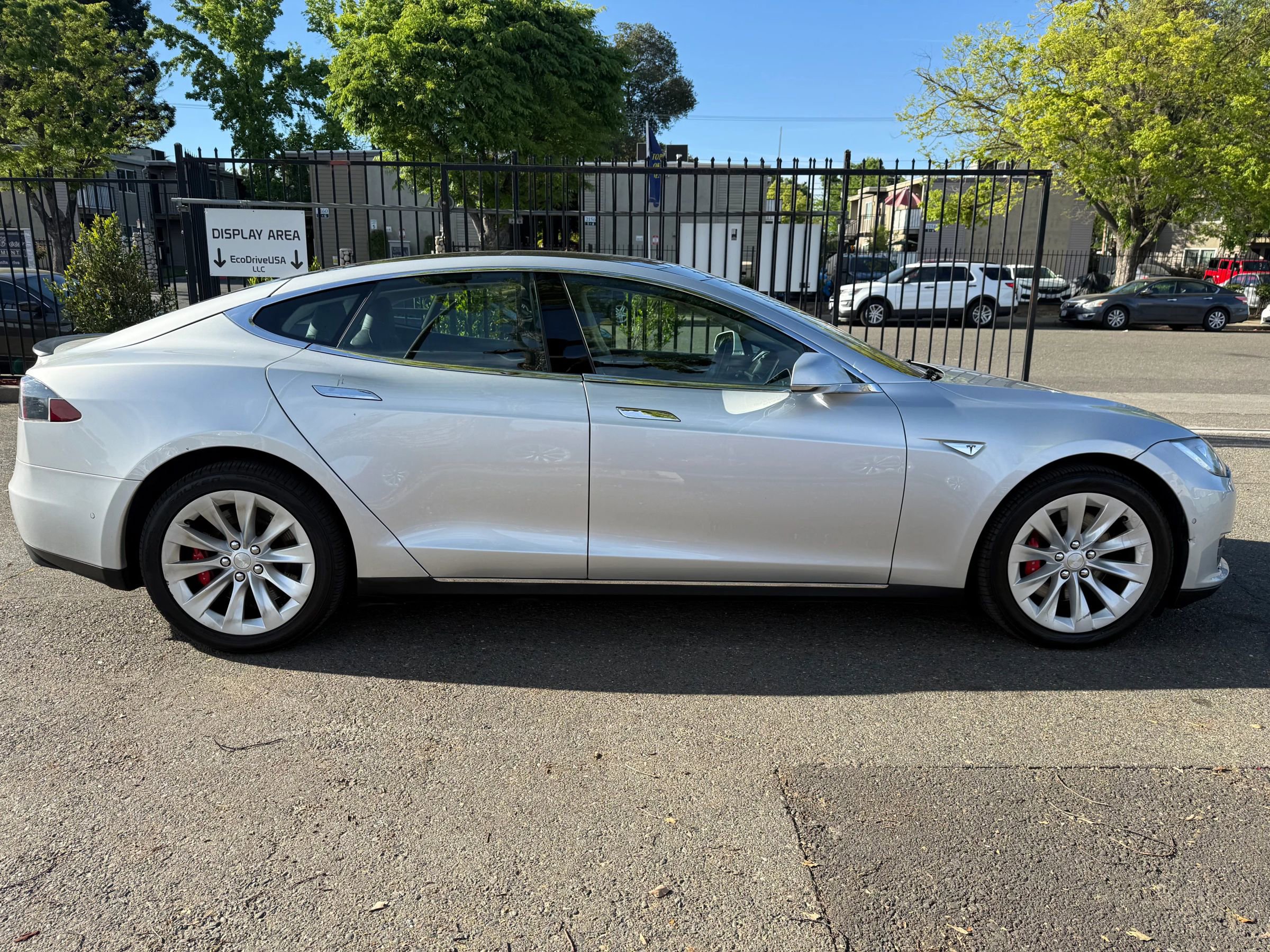 Used 2015 Tesla Model S P85D image 4