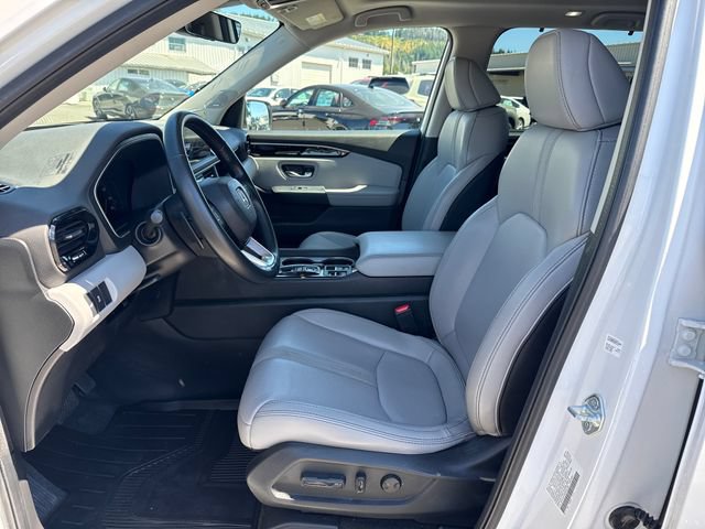 Used 2023 Honda Pilot Touring image 17