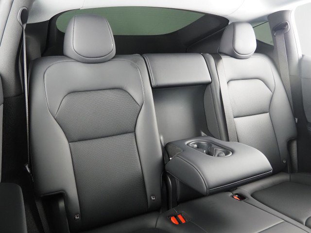 Used 2026 Tesla Model Y Long Range RWD image 18